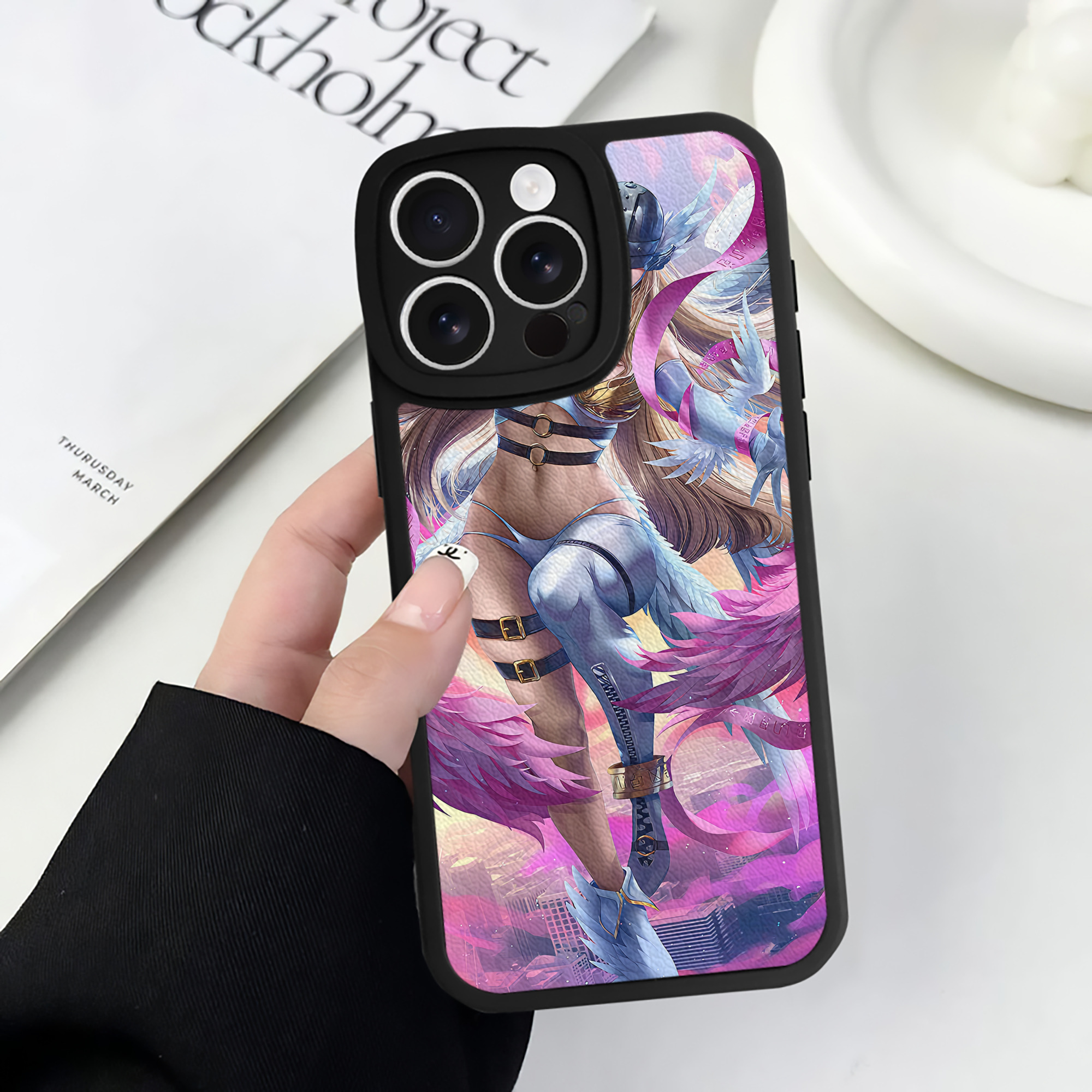 （画像用） Digimon デジタルモンスター/デジモン 【iPhone 16シリーズ対応】シリコンスマホケース（レザー調） 材質：シリコン